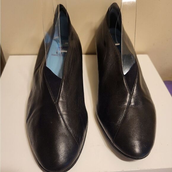 Thierry Rabotin Black Glove Leather High-Vamp Pumps sz.7/38 Ret $460 Mint - Picture 2 of 9